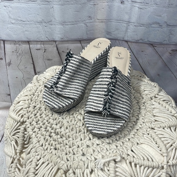 Simply Vera Wang braeburnblack slip on size 10 wedge sandals - Picture 2 of 9